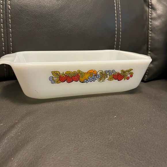 Anchor Hocking White Baking Dish with Fruit Design - Picture 1 of 3